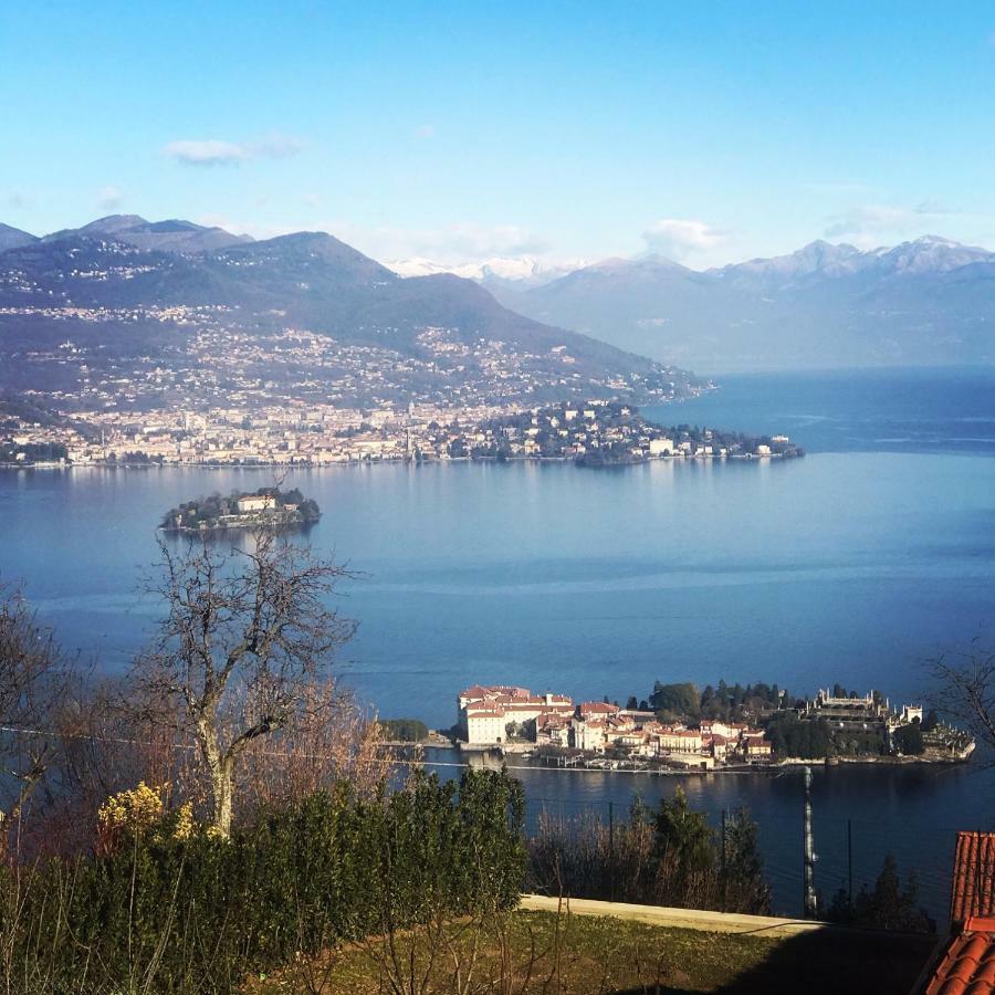 Lakeside Lago Maggiore Monvalle Bagian luar foto